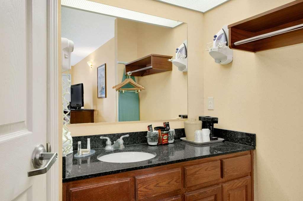 Baymont By Wyndham Kingsland Hotell Rom bilde